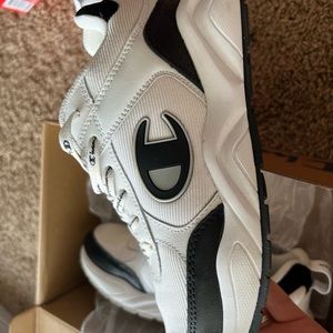 Champion, 5.5y, Black and white